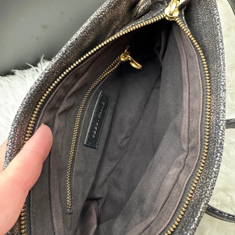 See by Chloe Black and Gold Textured Crossbody Bag - Picture 7 of 10